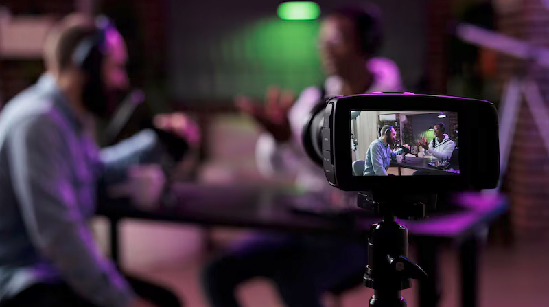 Illustrative testimonials & customer interviews scene